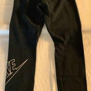 NIKE WOMENS CROP LEGGINGS SIZE S
